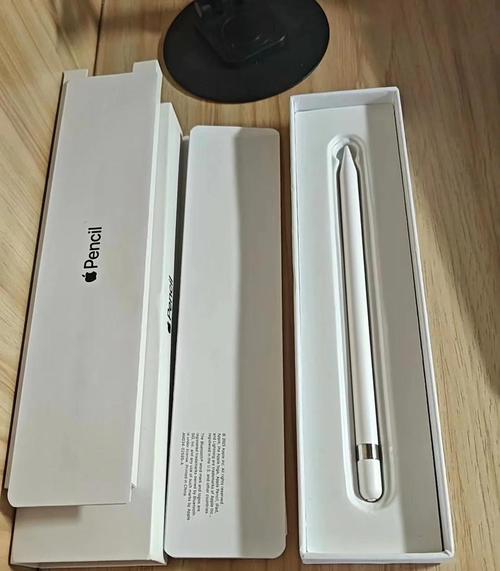 25款苹果手表S11 46毫米蜂窝铝 属+雾运动型表带 M L