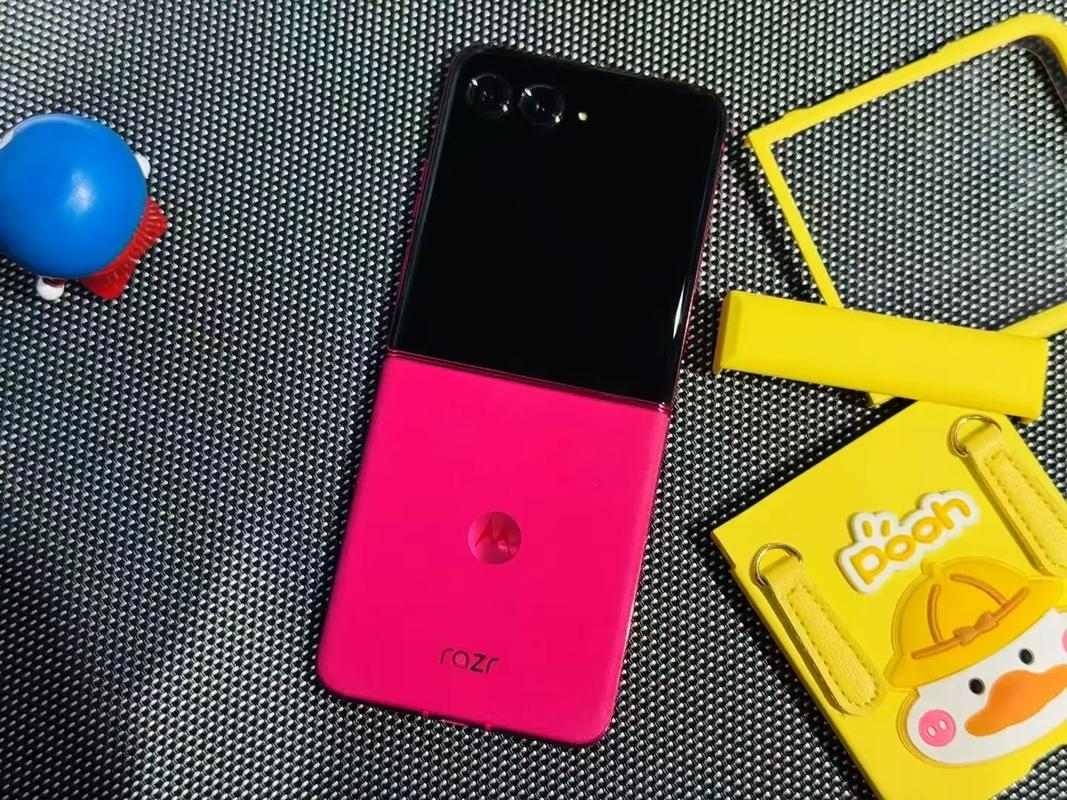 摩托罗拉 moto razr60 棉花糖