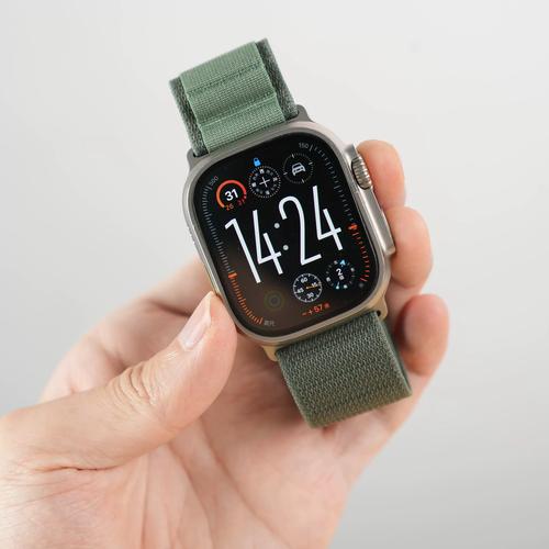 25款苹果手表Ultra3 49 +浅高山回环式表带 S