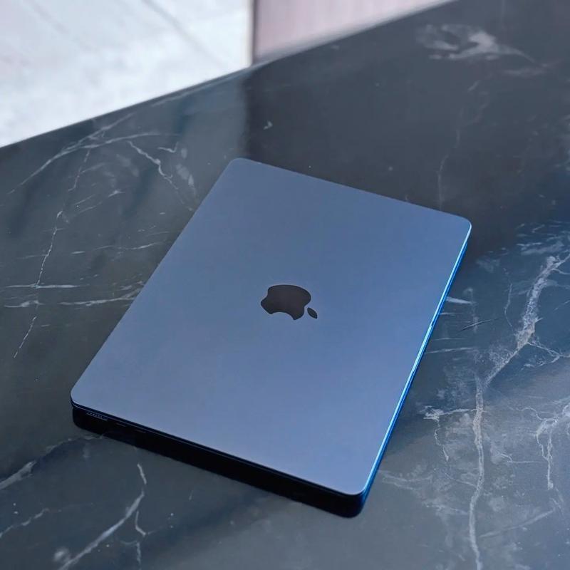 25款苹果笔记本Air13.6 M4 8核 10图形 天不换机